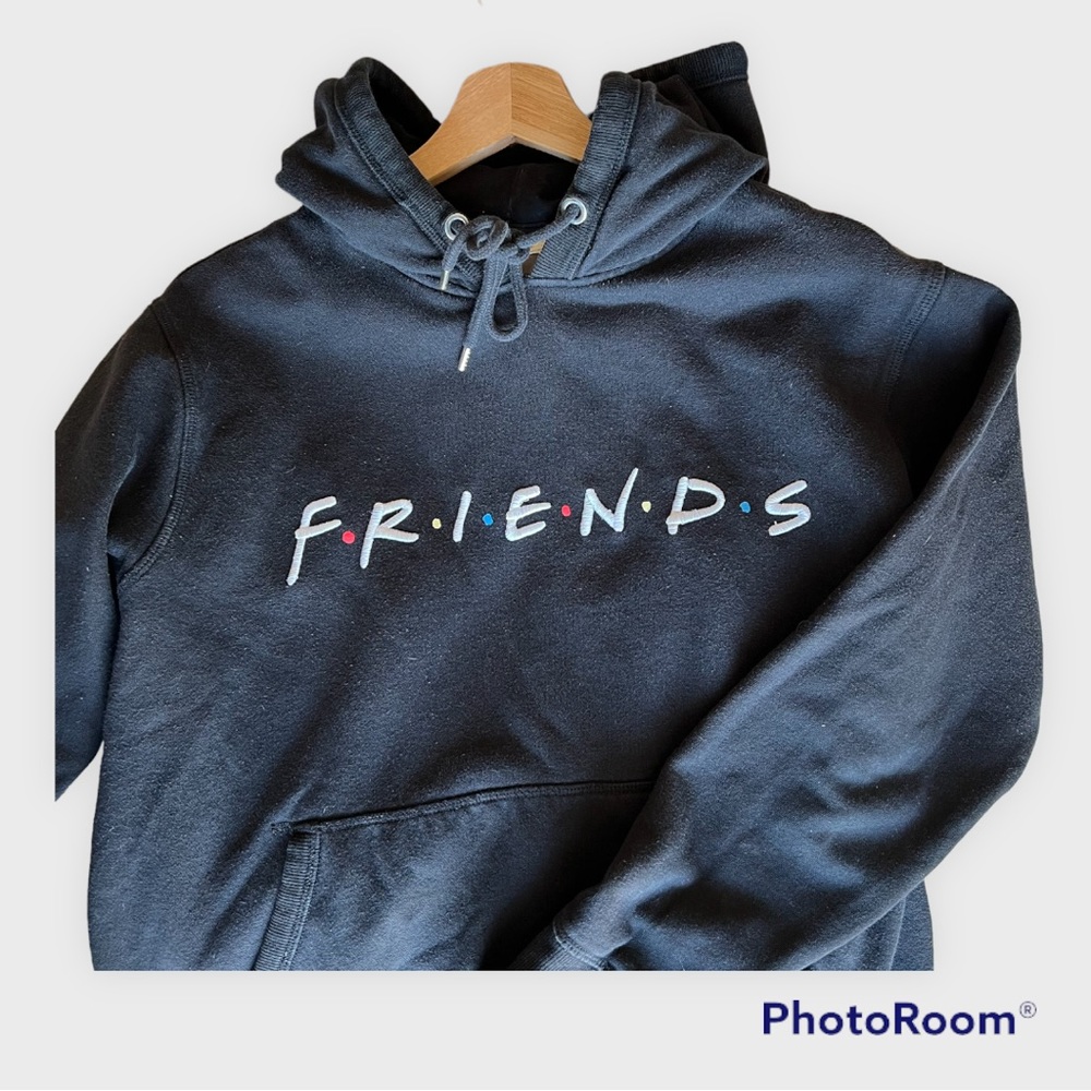 📌 4/$20 Black Hoodie with F•R•I•E•N•D•S insignia embroidery size Medium